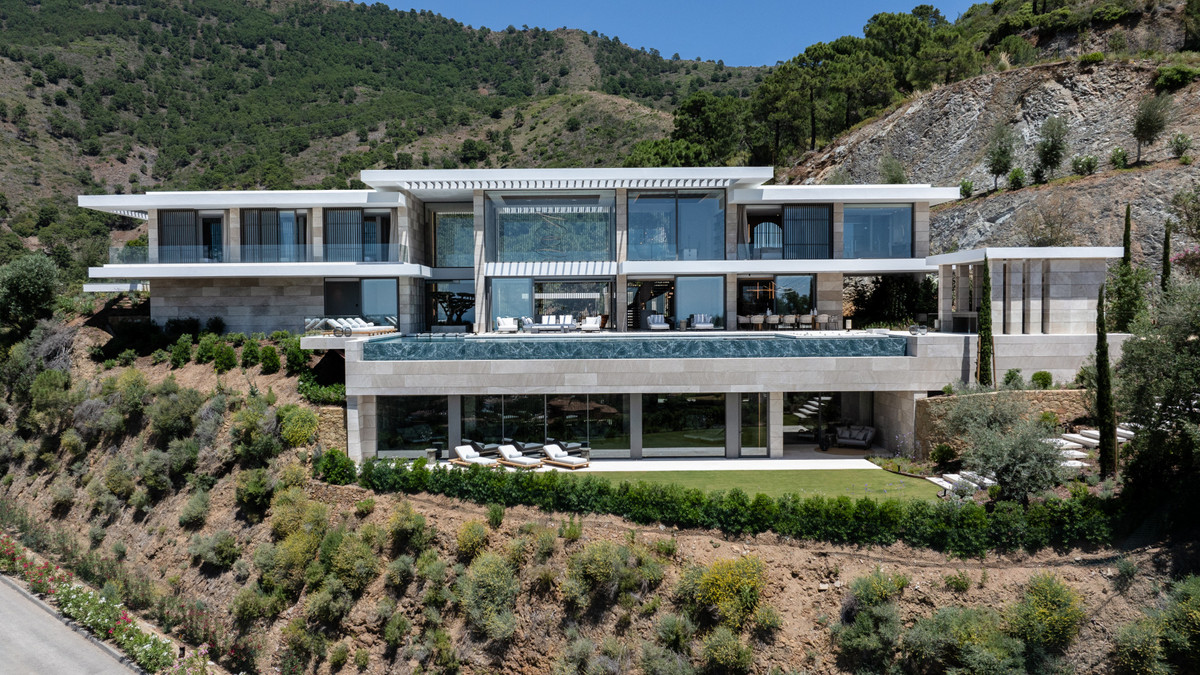 Exceptional contemporary villa in La Zagaleta