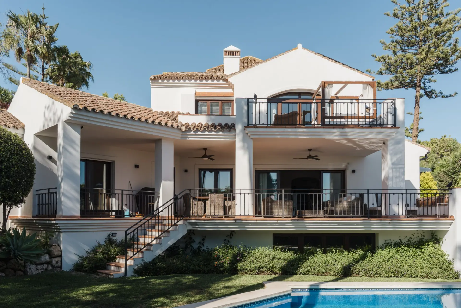 Andalusian villa with private pool and mature gardens in El Rosario, Marbella East