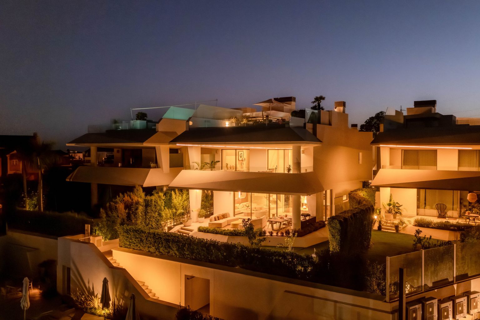 Contemporary villa in Nueva Andalucia