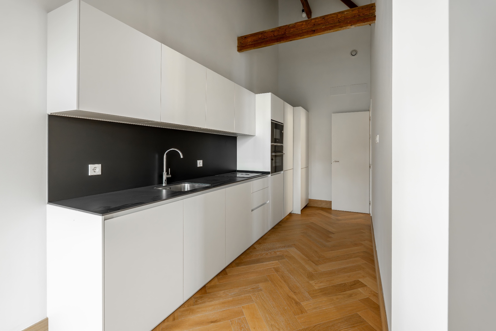 Sancha 13 residence in Málaga, interior and architectural detail