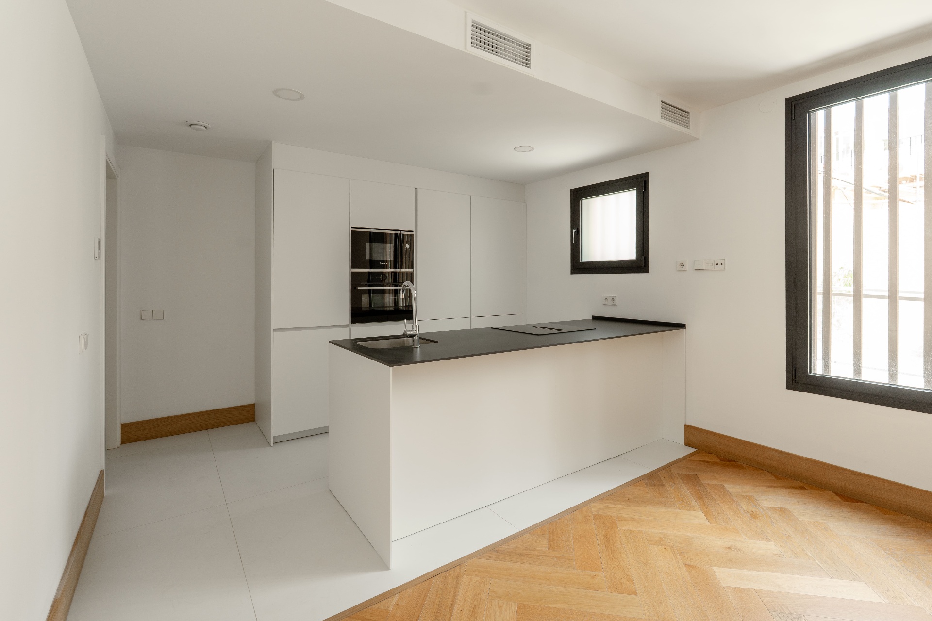 Sancha 13 residence in Málaga, interior and architectural detail